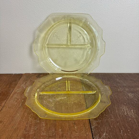 Set of 2 Hocking Yellow Depression Glass Divided Grill Plate Topaz Princess‎ - Picture 1 of 6